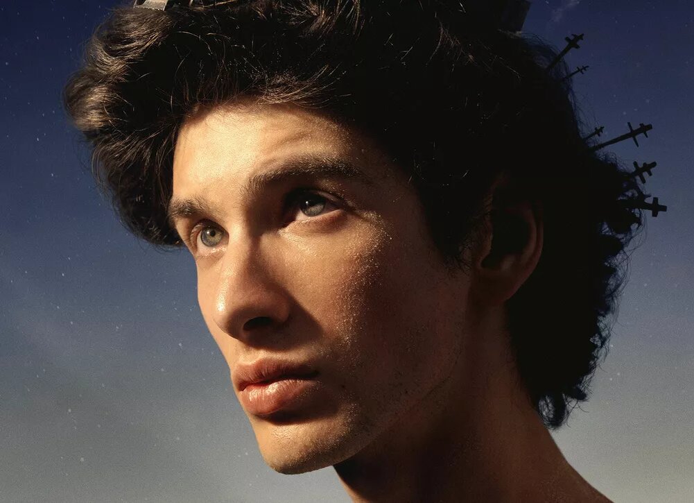    Анонс премьеры с Марком Эйдельштейном и финал "Ночного администратора" с Томом Хиддлстоном: кинодайджест месяца