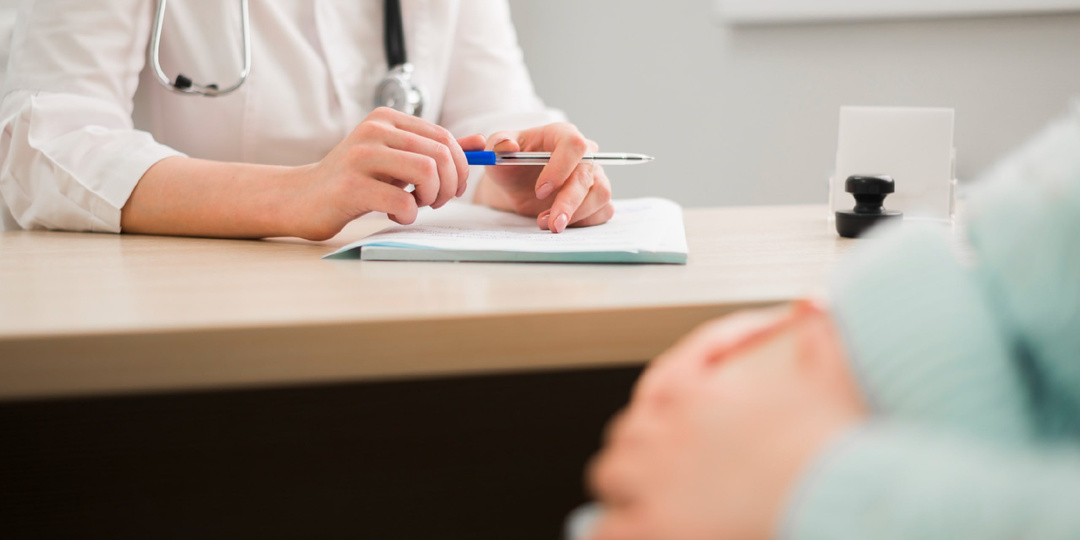 Не более 4 раз за полгода, лимит в 5 дней и комиссия. Как планируют оформлять больничный по новым предложениям Минздрава