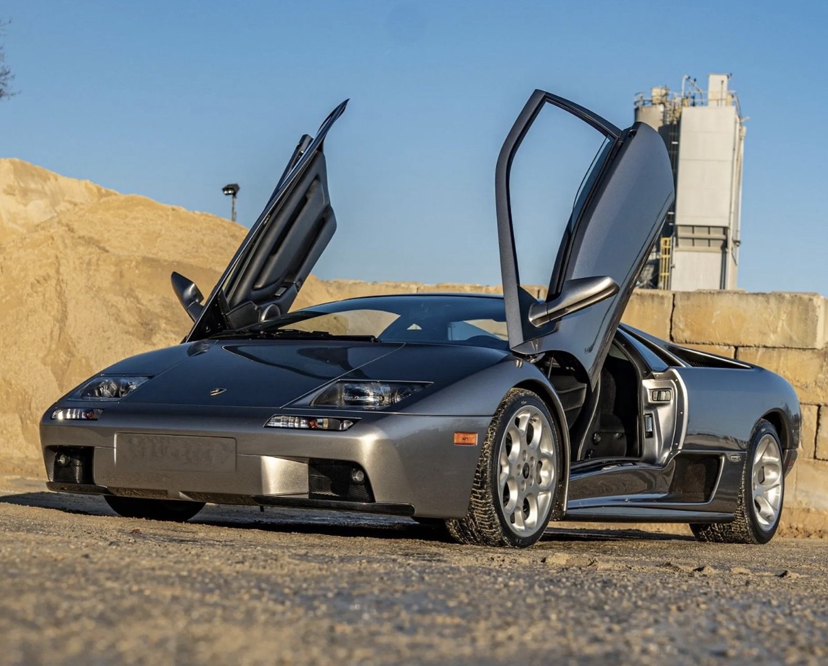    Первым владельцем Lamborghini Diablo VT был экс-глава команды NFL «Вашингтон Редскинз»