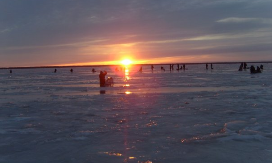 Зимняя рыбалка в “тихую” погоду: почему безветрие — не всегда хорошо