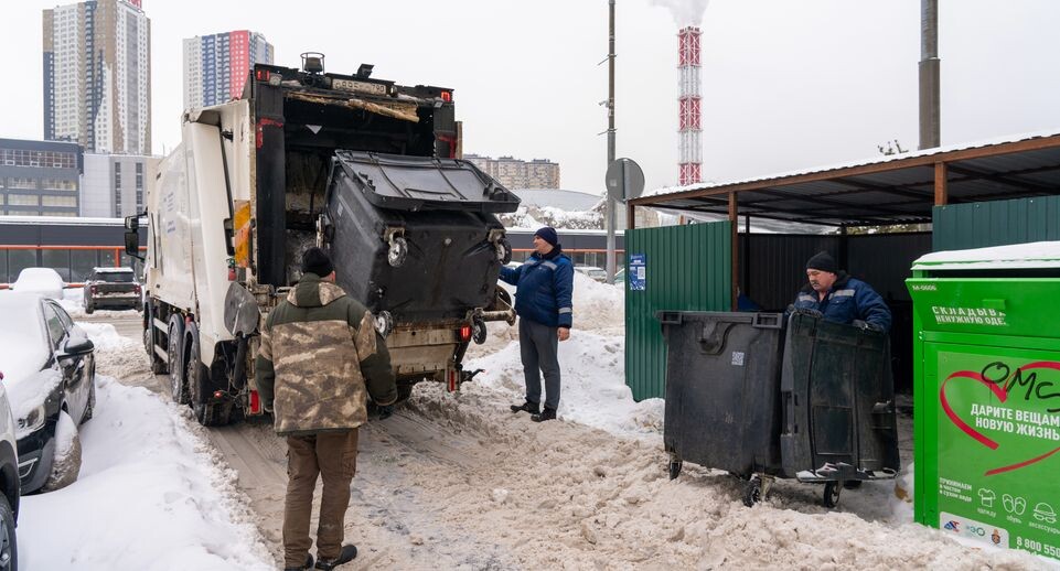    Работа мусоровозов зимой в Красногорске / Медиасток.рф