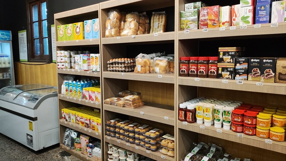    Елена и Максим встретились в магазине. Фото: КУБОТЬЯН Григорий