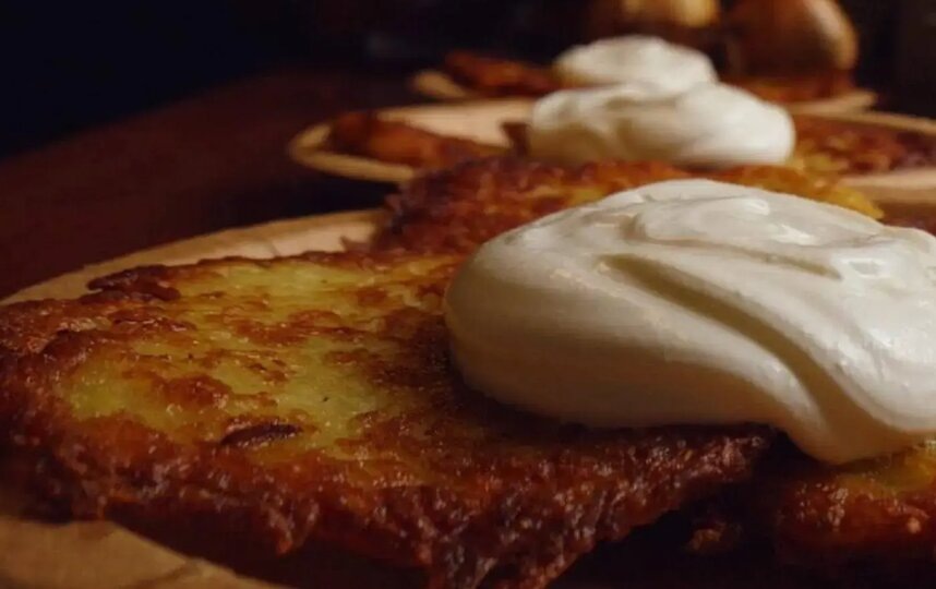    После просмотра фильма "Драники" сложно не захотеть отведать это блюдо."Киноцех"