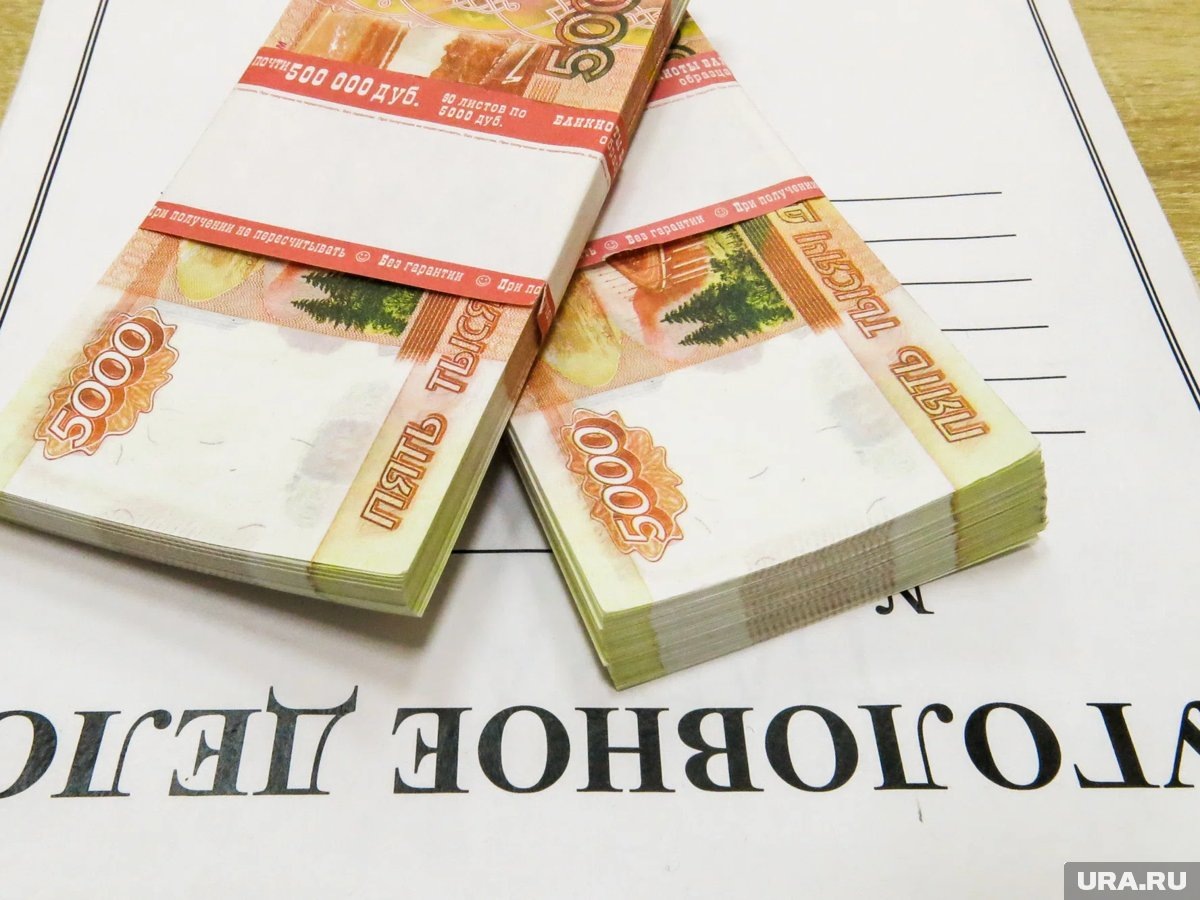     Экс-руководители компании создавали помехи, за преодоление которых предприниматели платили вознаграждение