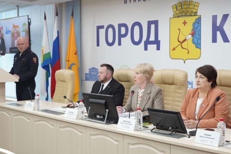    О работе ведомства доложил его руководитель Алексей Бердинских. Фото: киров.рф