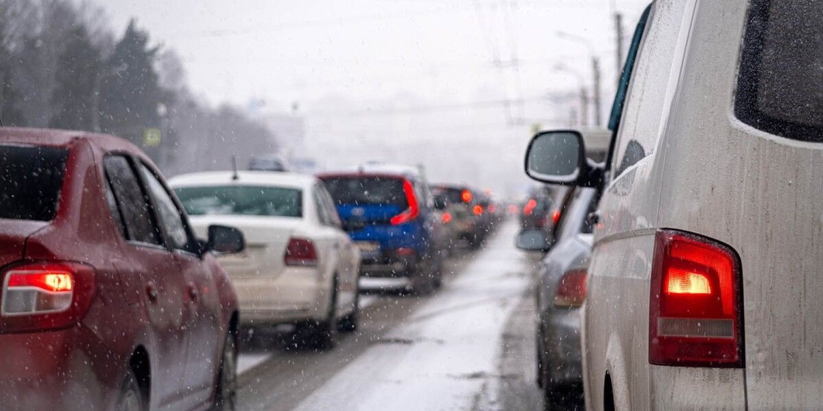 Столица оказалась во власти непогоды и временных ограничений движения. Источник: Andrey Mihaylov / Shutterstock / FOTODOM📷
