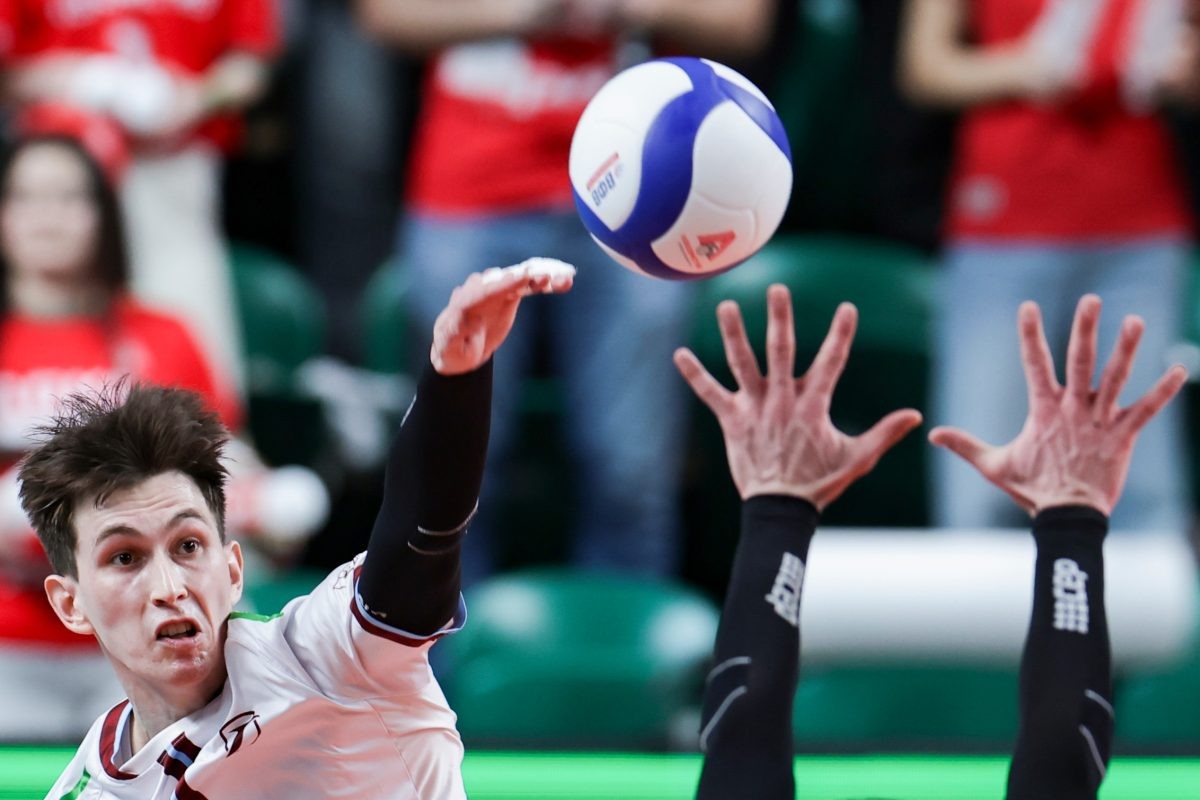    Выездные игры для \