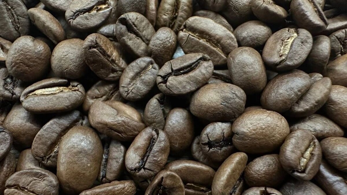    По данным Росстата, в январе 2026 года килограмм зернового кофе в рознице стоит уже 2000–2500 рублей.   Анна Ивченко / rostovgazeta.ru