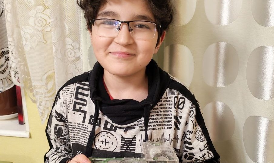 Как мальчик из детского учреждения обрёл не только семью, но и стал хозяином муравьиной фермы