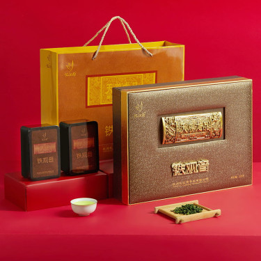 В идеале подарок должен быть в подарочном наборе, в красивой аккуратной упаковке.