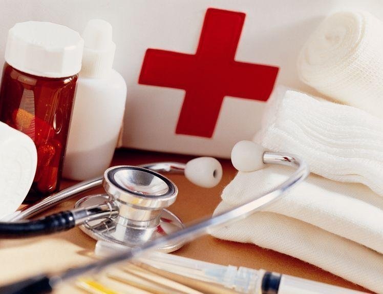    скорая лекарства врач стетоскоп бинт пилюли больница