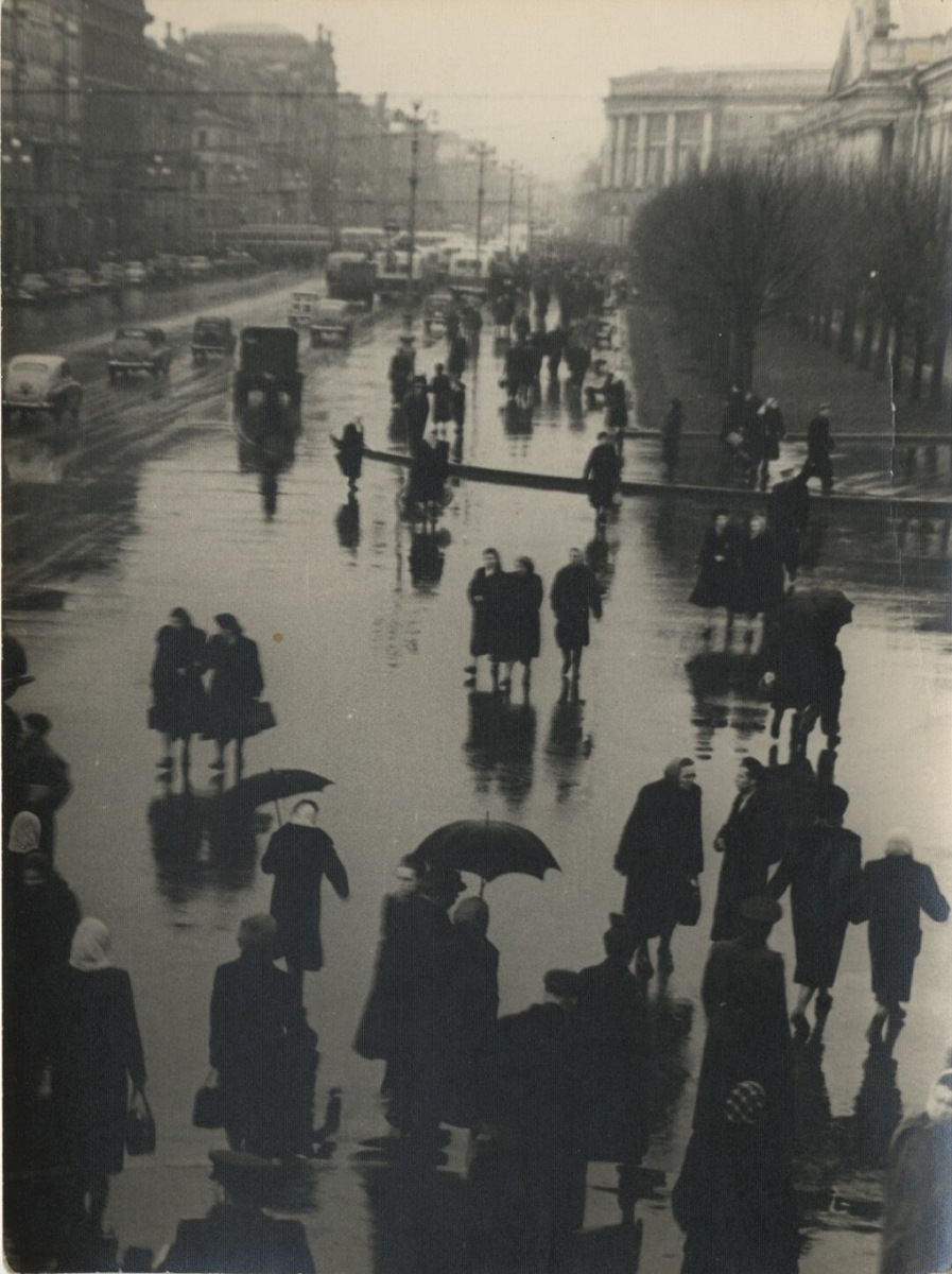    Евгений Злобин. Дождь в Ленинграде. 1960-е Фото: Изображения предоставлены «Собака.ru» пресс-службой KGallery