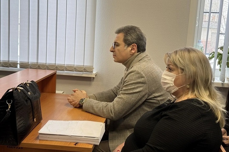    Армен Бенян оказался на скамье подсудимых вместе с бывшим руководителем ГКУ СО «Самарафармация» Алевтиной Игнатовой. Анастасия СЕМДЯНОВА