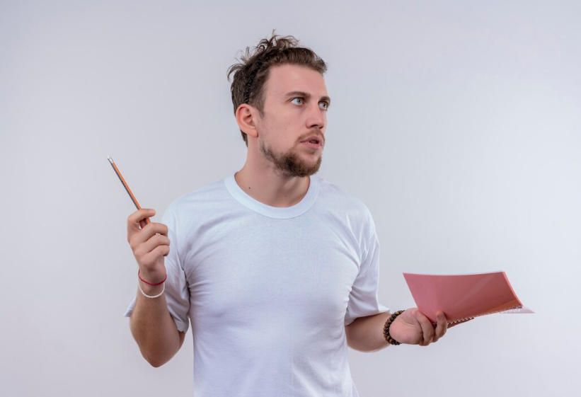 Этот короткий тест поможет заметить, прячете ли вы эмоции за маской, уходите «в голову» или позволяете себе быть живым и уязвимым рядом с партнёром.