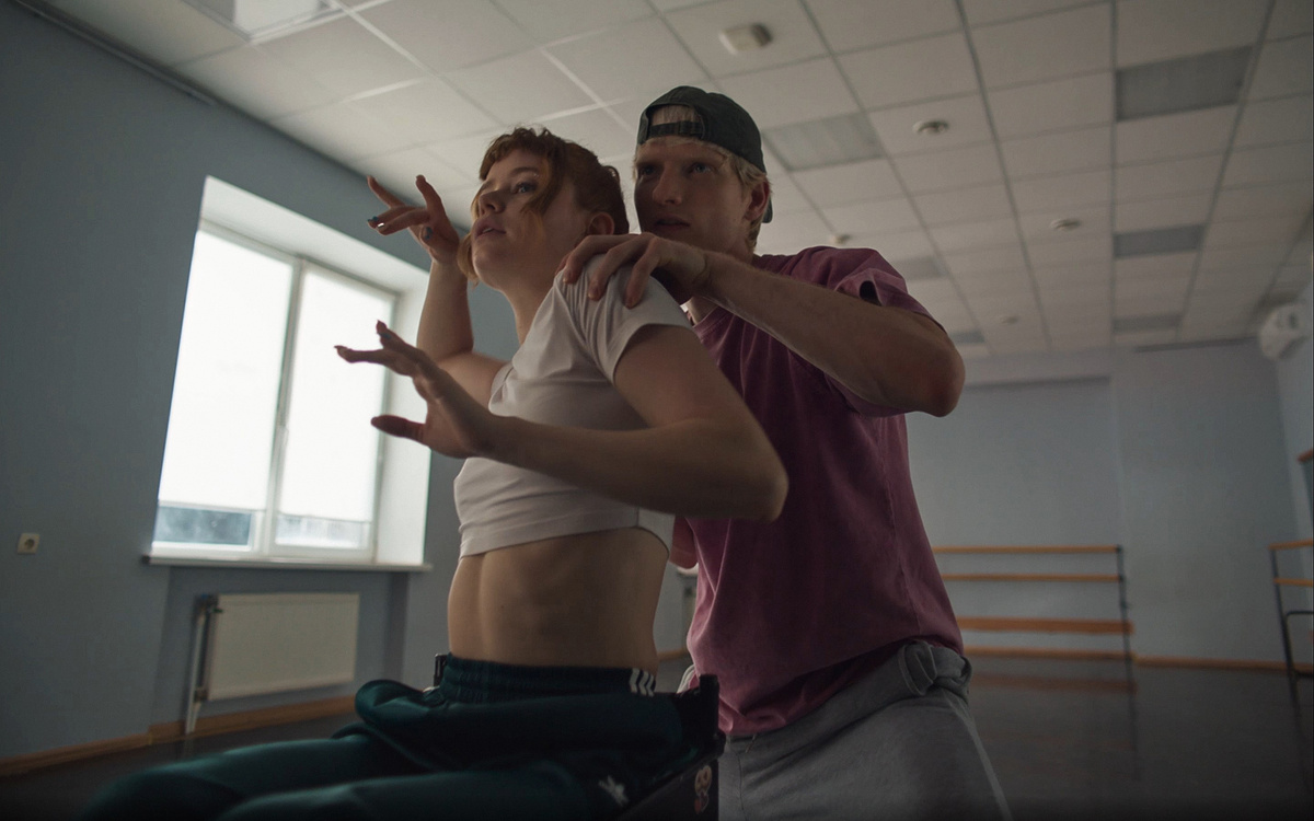 Кадр из сериала «Встать на ноги», реж. Павел Тимофеев, 2026