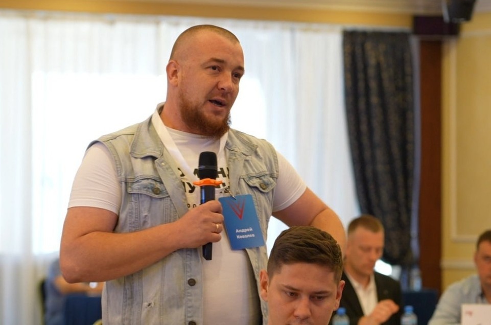    Будучи отцом четверых детей и опираясь на личный опыт, Андрей взялся за одну из самых сложных и стратегических тем - демографию. Фото: ТГ/Пушилин