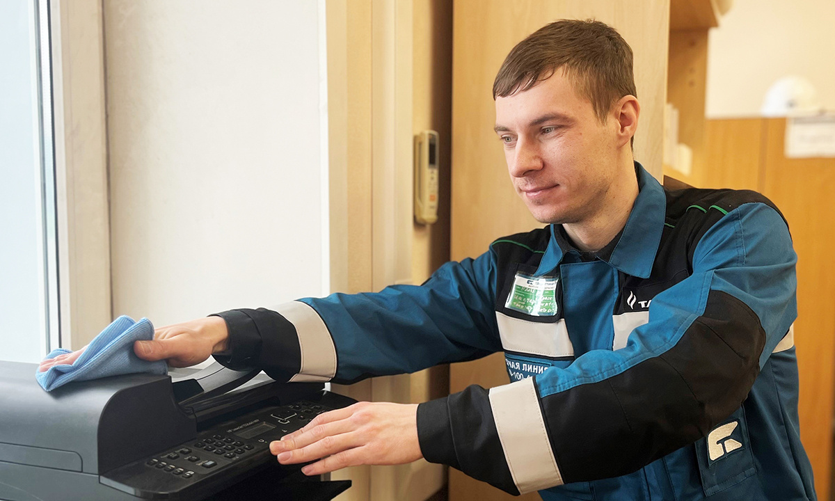 Наведение чистоты становится еще одной полезной привычкой и частью корпоративной культуры для сотрудников ТК / Фото Елизаветы Вякулиной