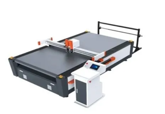 Многофункциональный планшетно-режущий плоттер WoodForce HT-VCM 1625NF