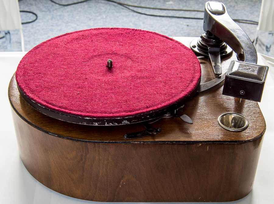 Проигрыватель на 78 об/мин от His Master's Voice