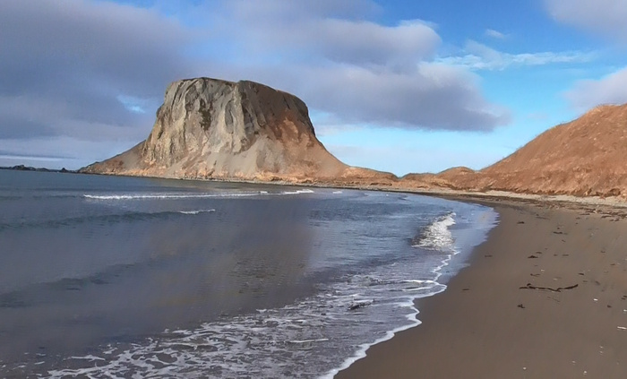 Напротив Японии