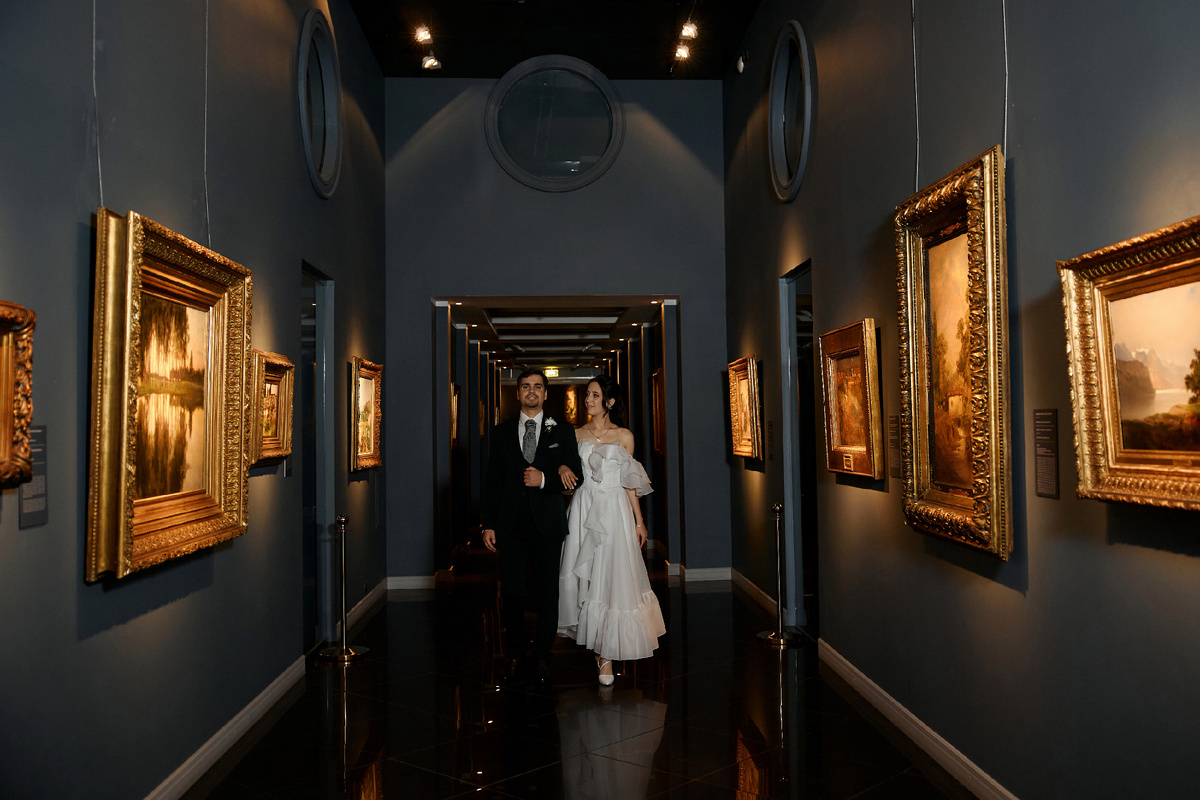 Молодожены в Центре искусств Храма Христа Спасителя. Фотограф Марина Арт.