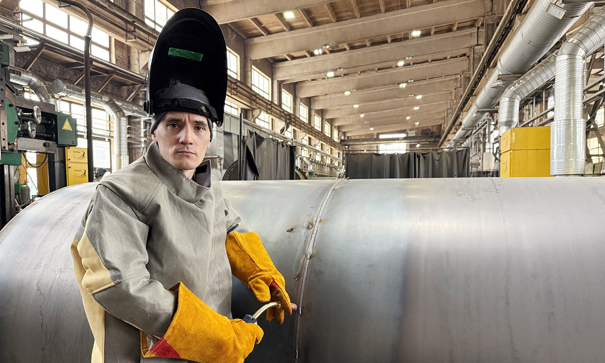 Леонид Семенов не раз становился участником и победителем конкурсов профмастерства в номинациях, связанных со сваркой / Фото Евгения Тюргашкина