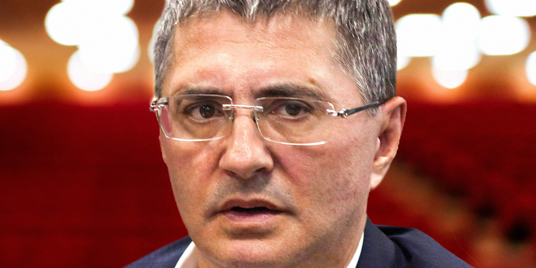 Не возраст вас валит, а борщ в 9 вечера и овсянка с мёдом утром: плохие привычки после 60