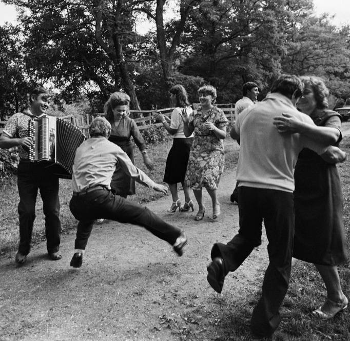 Танцы, 1983 год