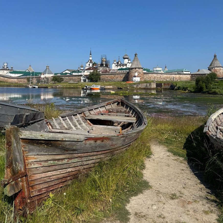 Вид на Соловецкий монастырь. Фото автора