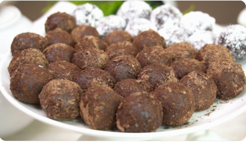 В магазине конфеты давно не покупаю, готовлю сама: "бразильские" шоколадные конфеты...