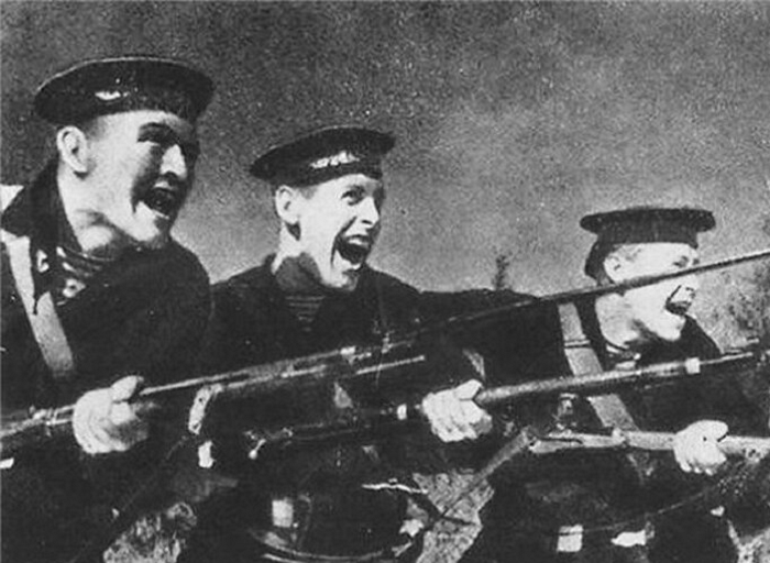 Как голые горящие русские матросы атаковали немцев в Сталинграде