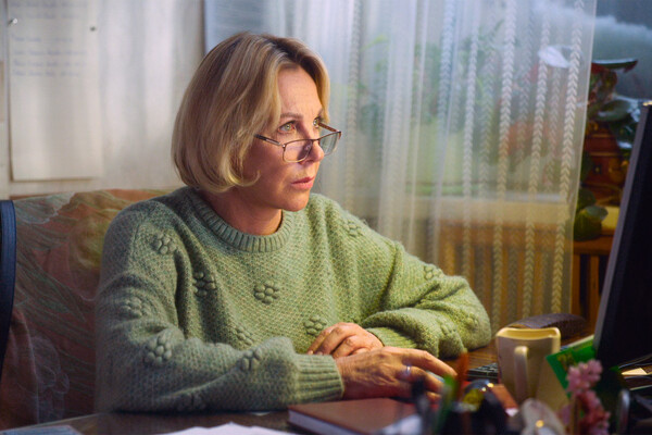 Елена Яковлева в кадре из драмы режиссера Антона Коломейца «Свет» / Фото предоставлено кинопрокатной компанией Capella Film   📷