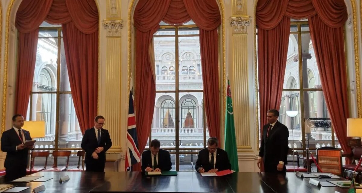    Цветокоррекция оригинального изображения была произведена с использованием ИИ "Ниязов 2.0"