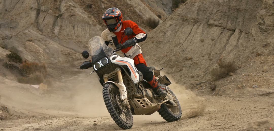 Представлен Ducati DesertX 2026: Новее, не значит лучше!