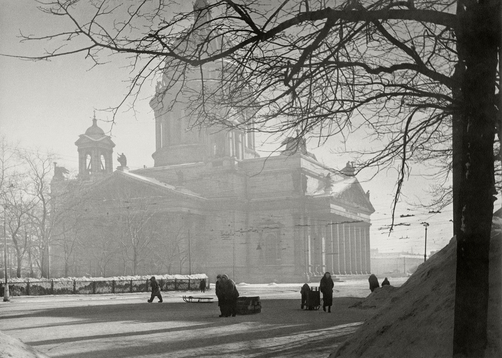 Исакиевский собор, 1943 год.