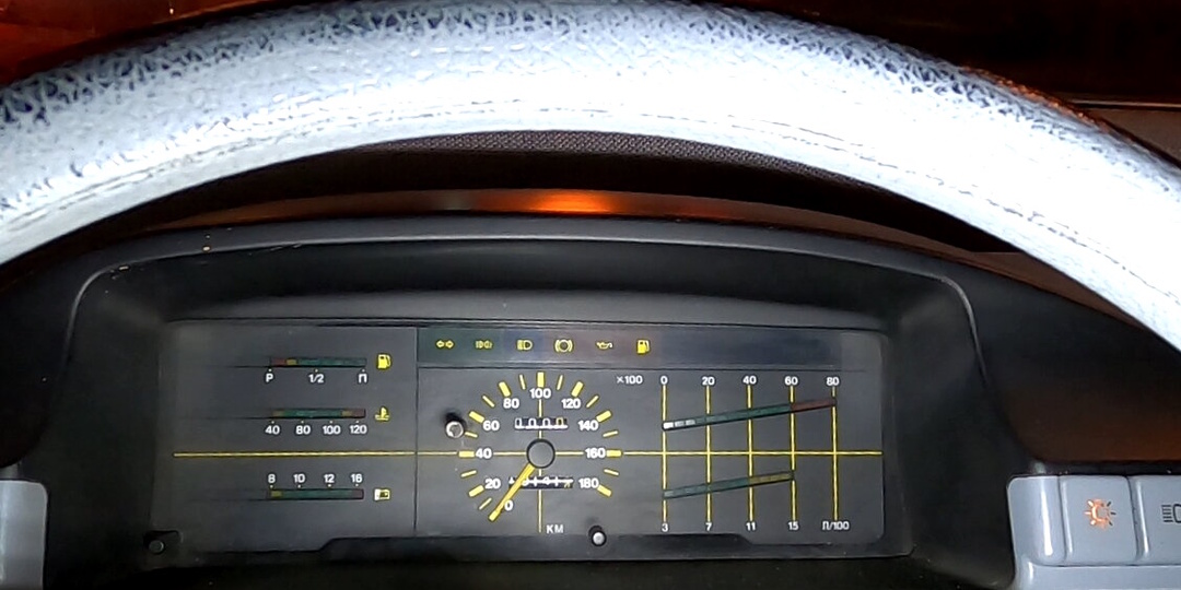 Заглянул в салон перспективного советского минивена Москвич Арбат (фото+видео)