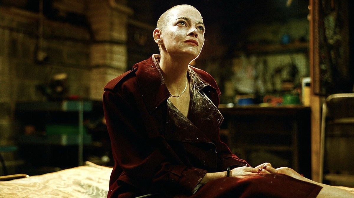 Кадр из фильма «Бугония», 2025 год, режиссер Йоргос Лантимос