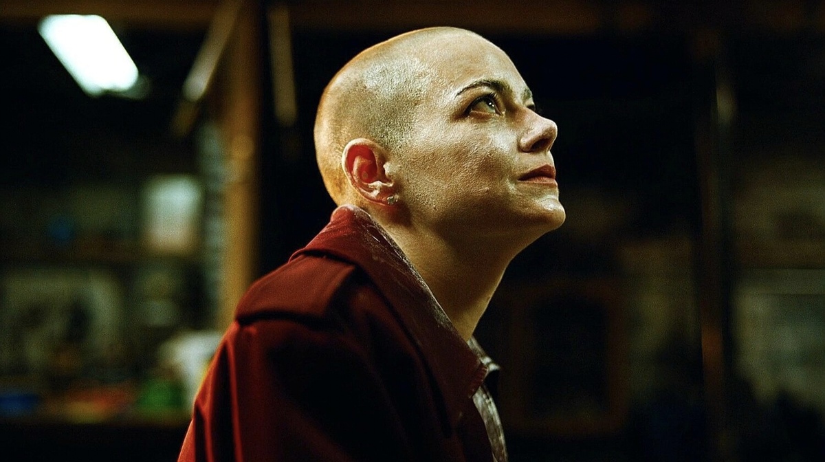 Кадр из фильма «Бугония», 2025 год, режиссер Йоргос Лантимос