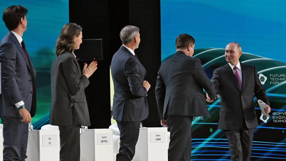 Владимир Путин после выставки не замедлил.📷Фото: Дмитрий Азаров / Коммерсантъ