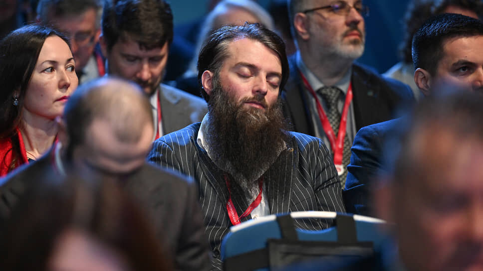 Не все участники пленарного заседания дождались Владимира Путина.📷Фото: Дмитрий Азаров / Коммерсантъ