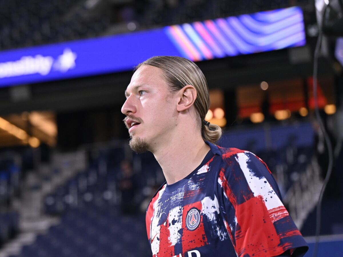    Российский вратарь Матвей Сафонов на разминке "ПСЖ" | © Фото : Соцсети "ПСЖ"