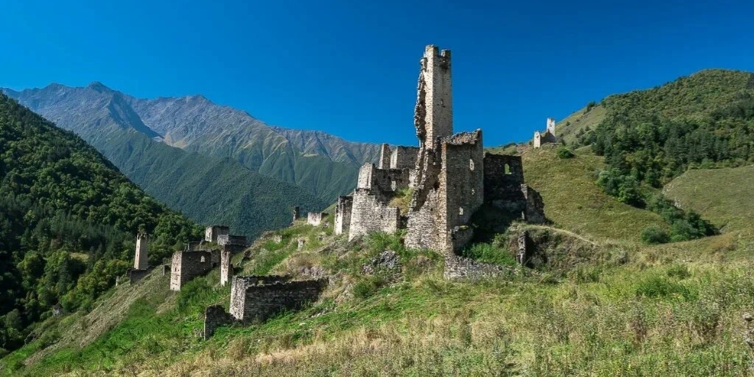 «Город мёртвых» в горах Ингушетии: почему сюда боялись заходить даже смельчаки