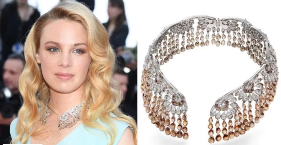 французско-швейцарская актриса Летиция Дош на Каннском кинофестивале 2023 года в колье от Chopard. 