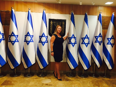 Ксения Светлова, израильский «эксперт по России»
https://haifainfo.com/wp-content/uploads/2015/10/ksenya_svetlova.jpg
