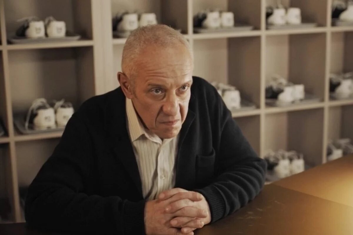    Довжик из «Бригады» последнюю неделю провел в реанимации