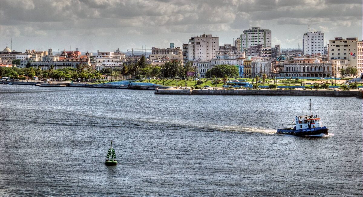     Куба   
(cc) Ángel M. Felicísimo