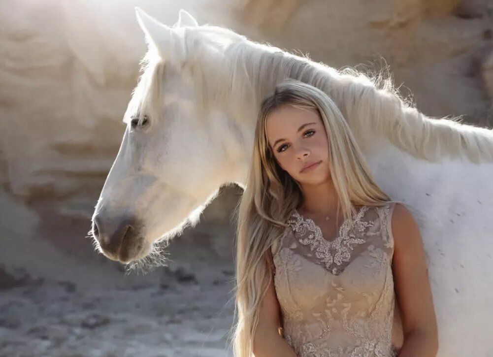    14-летняя дочь Николя Саркози и Карлы Бруни столкнулась с хейтом из-за своей внешности