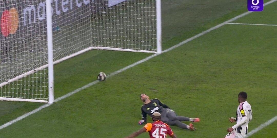 Осимхен забил! «Галатасарай» ведет 6:5 по сумме двух встреч