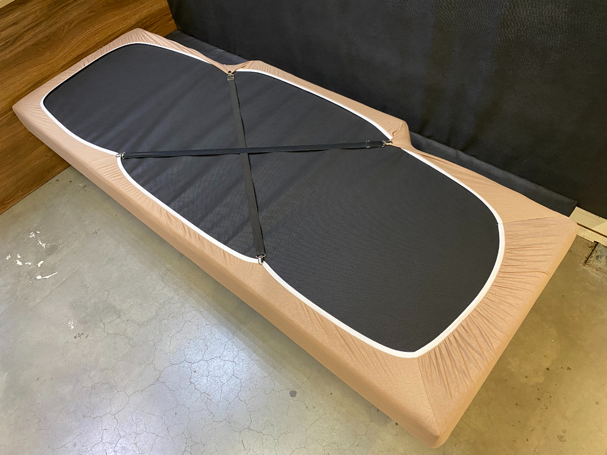 Простыня на резинке СПАЛБЕР для матрасов в спальники грузовиков. Цвет мокко. Фото СПАЛБЕР_2.