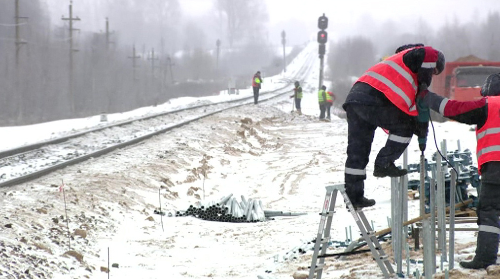    железная дорога зима рельсы строительство укладка